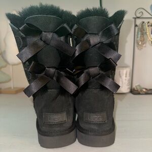 Black Uggs size 8